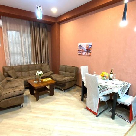 Metta Tbilisi Apartment Esterno foto